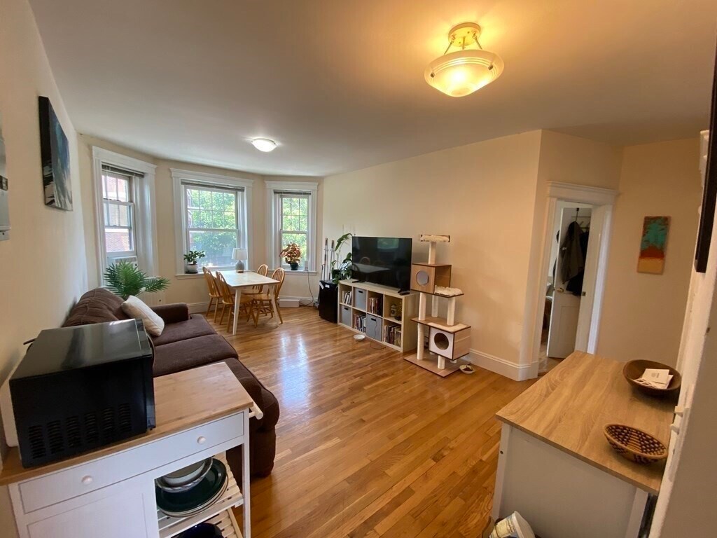 Foto principal - 77 Parkman St