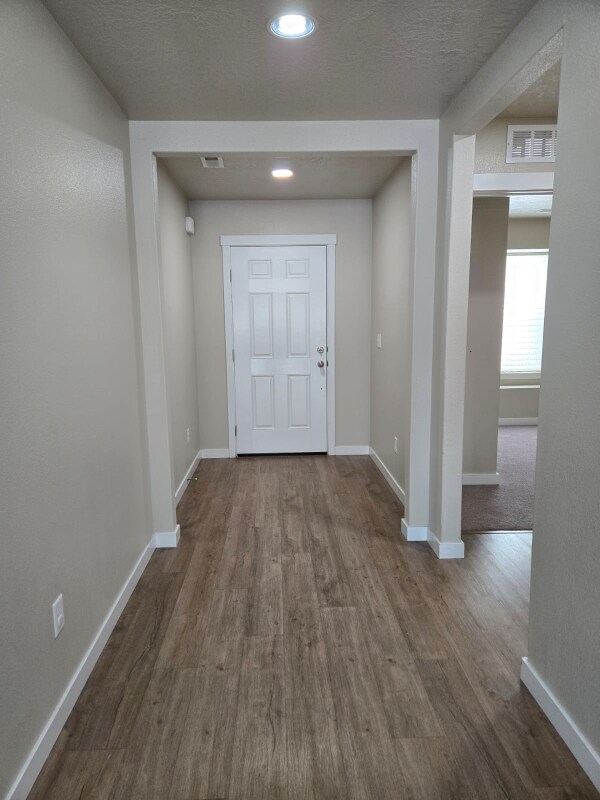 Foto del edificio - 16837 N Breeds Hill Ave