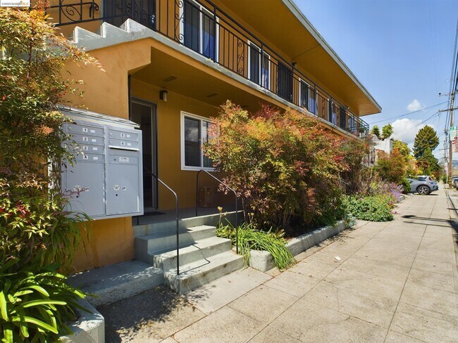 Building Photo - 3801 Opal St