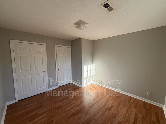 Foto del edificio - 132 N Poole St