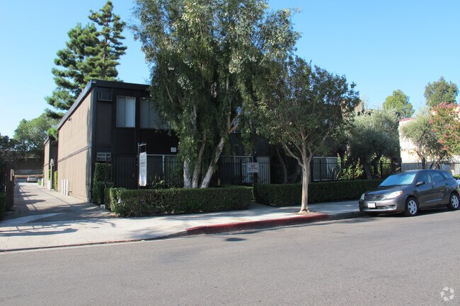 Foto del edificio - 18552-18554 Collins St