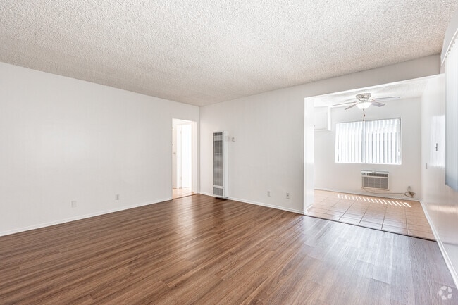 2 habitaciones, 1 baño - 888 pies cuadrados - Comedor/Sala de estar - New Orleans