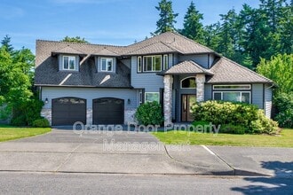 Building Photo - 5204 Ridge Dr NE