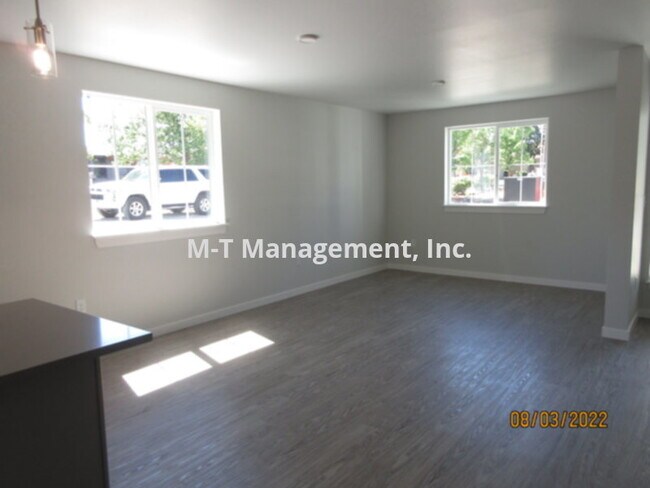 Building Photo - Brand new 2 br/1.5 bath Northside townhous...