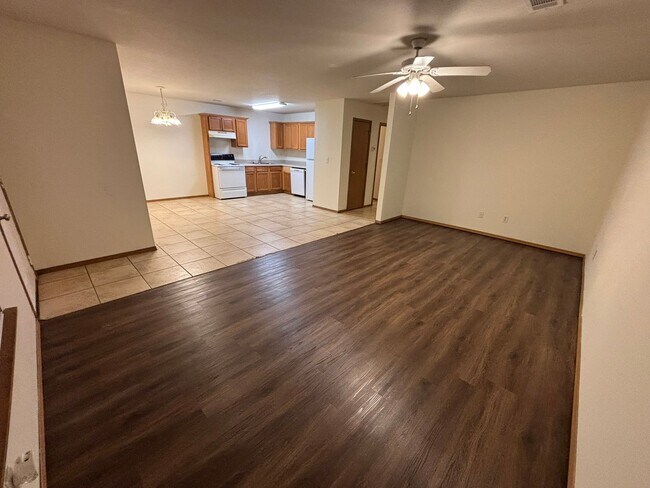 Building Photo - 305-307 E. Asher Ct.