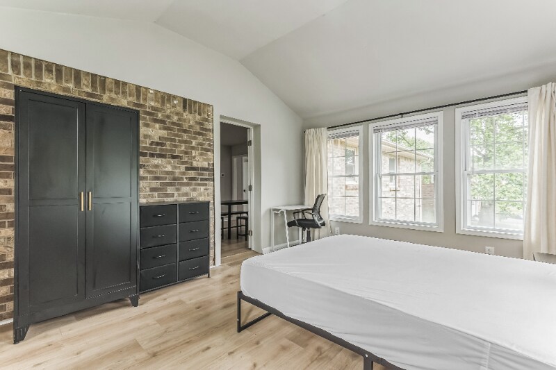 Foto principal - 2265 Wildwood Dr