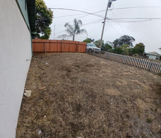 Building Photo - 1060 Santa Ynez Ave