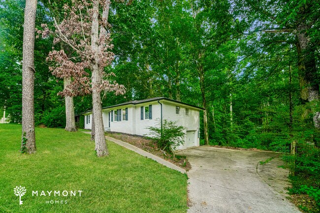 Building Photo - 5000 Old Briar Trail