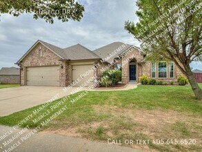 Building Photo - 18501 El Greco Dr