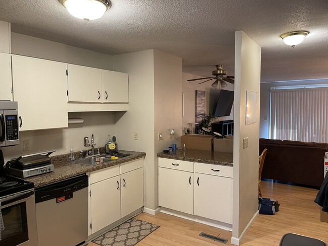 Building Photo - 1976 Haughton Ave