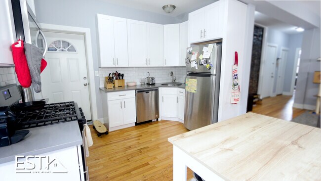 Building Photo - 937 E 54th Pl