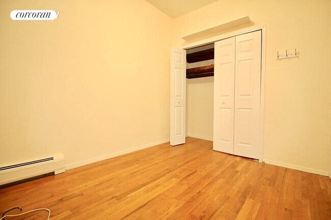 Building Photo - 207 Taaffe Pl