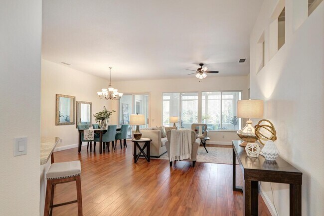 Building Photo - 5630 Lilyview Way