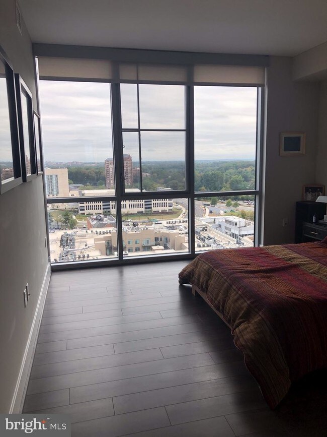 Foto del edificio - 930 Rose Ave