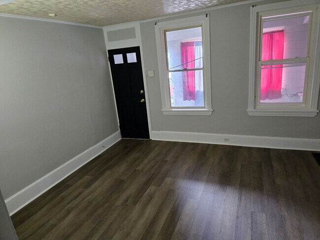 Foto del edificio - 3 Bedroom 1 Bathroom Townhouse