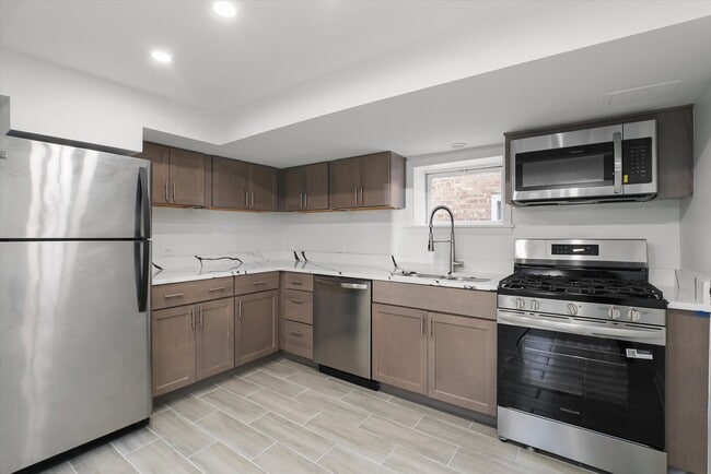 Foto del edificio - 7056 N Rockwell St