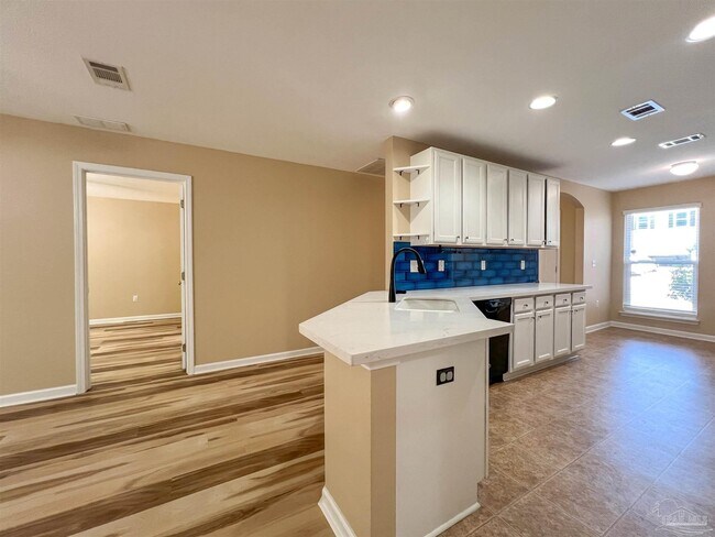 Foto del edificio - 202 Creekview Dr