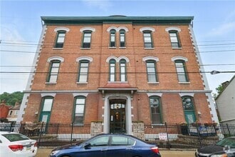 Building Photo - 120 S 15th St