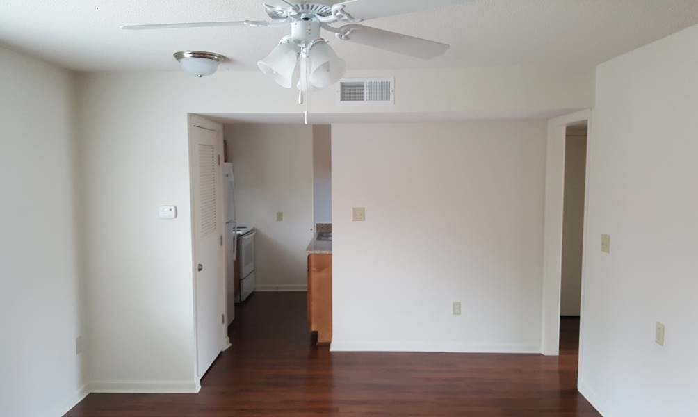 Primary Photo - 809 Carrieland Dr
