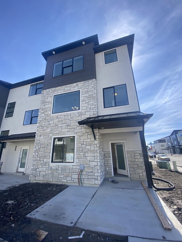 1056 530 S, American Fork, UT 84003 Townhouse for Rent in American