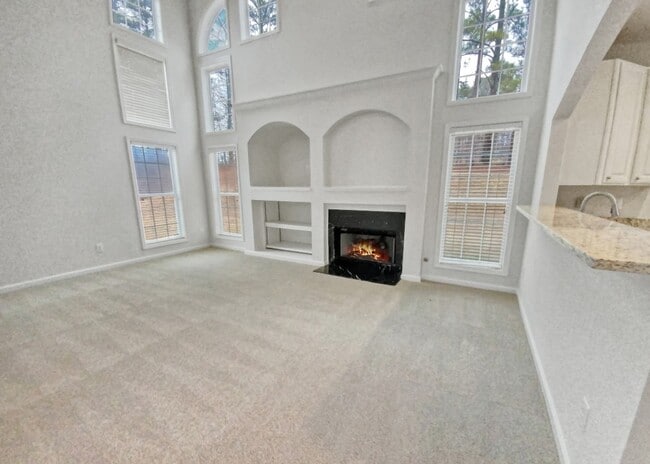 Building Photo - 1115 Fountain Crest Dr