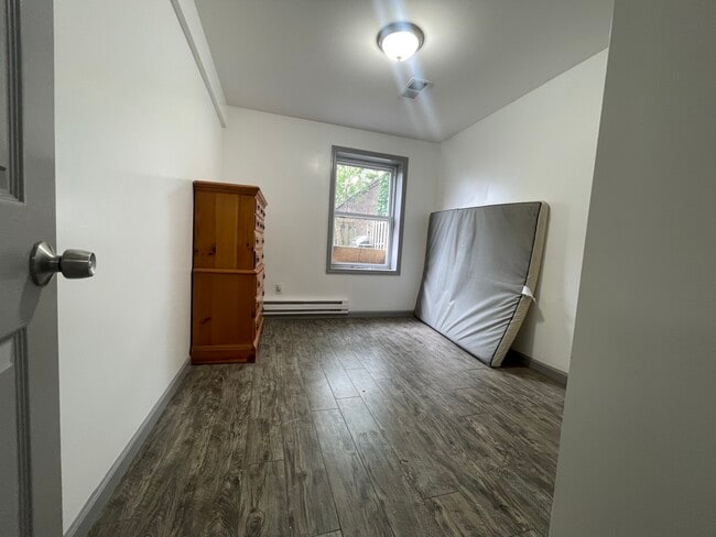 Building Photo - 19 Parnell Pl