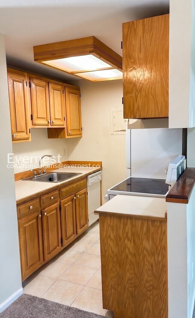 Foto del edificio - 2205 Arapahoe Ave