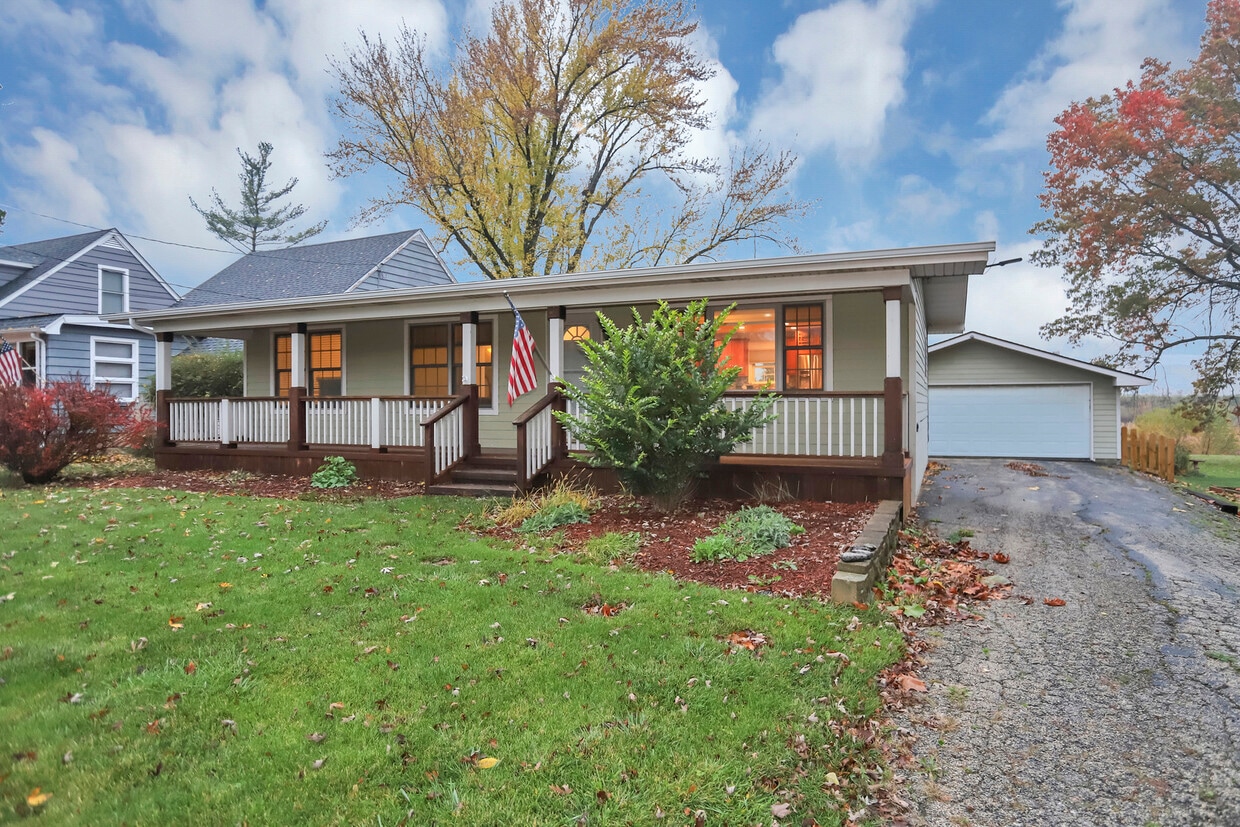 194 E Plank Rd, Burlington, IL 60109 House Rental in Burlington, IL