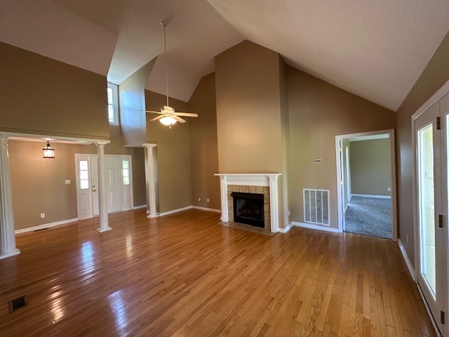 Building Photo - 102 Country Club Dr