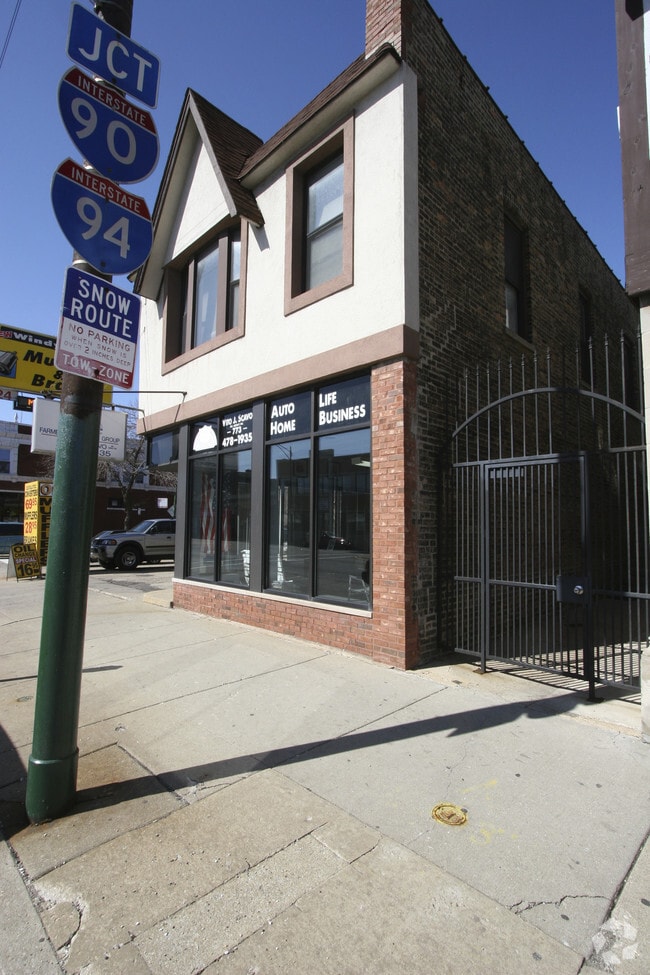 Building Photo - Irving Park Retail