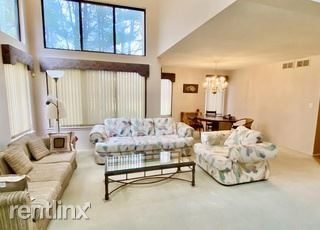 Building Photo - 2 br, 3.5 bath House - 610 Sayre Dr
