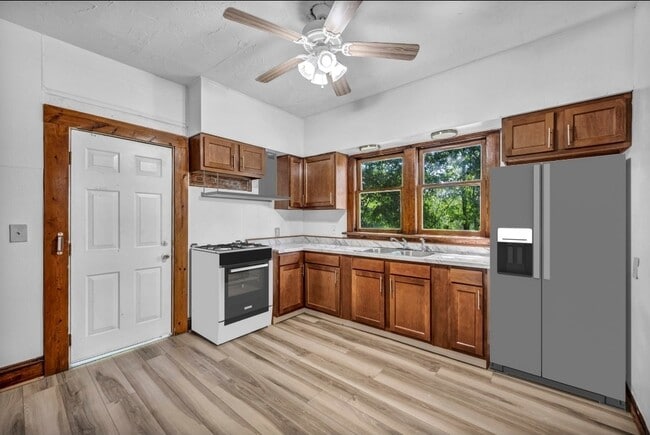 Foto del edificio - 1261 E 123rd St