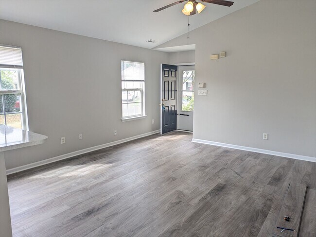 Building Photo - Recently Updated Ranch in Brantley Place!