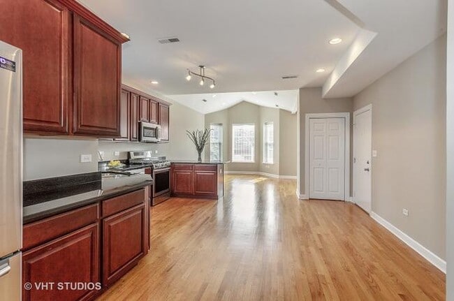 Foto del edificio - 4936 S Champlain Ave