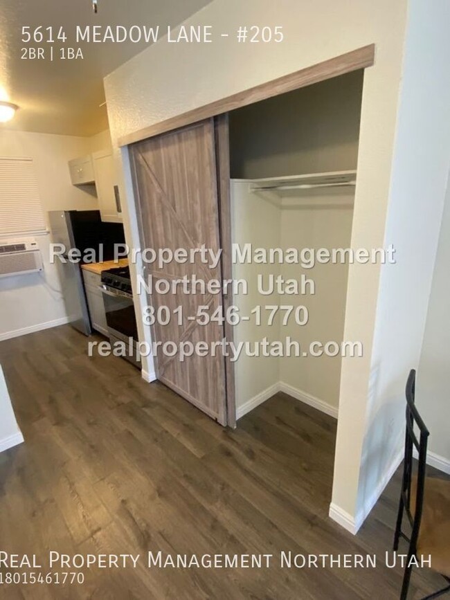 Foto del edificio - 5614 Meadow Ln