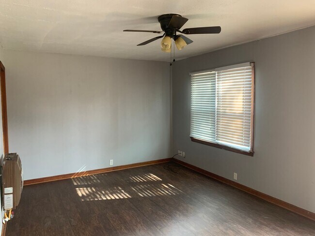 Foto del edificio - Charming 2-Bed with Bonus Space & Private ...