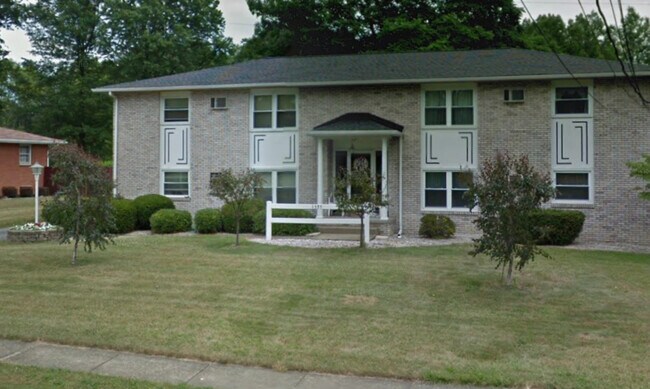 Well kept building.Everything included except electric. - 1535 Hiram St