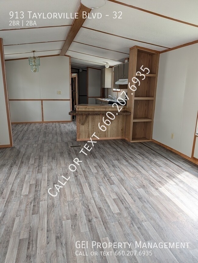 Foto del edificio - 913 N Taylorville Blvd