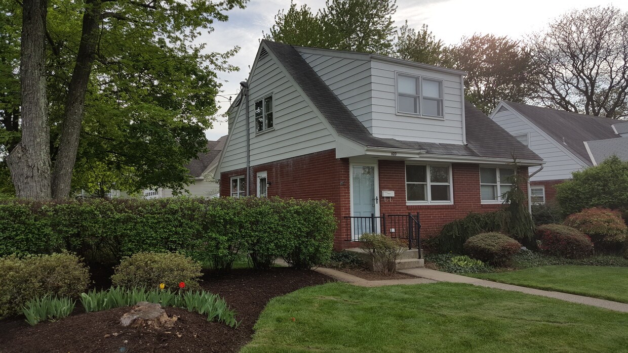 600 N 3rd St, Emmaus, PA 18049 Apartments in Emmaus, PA