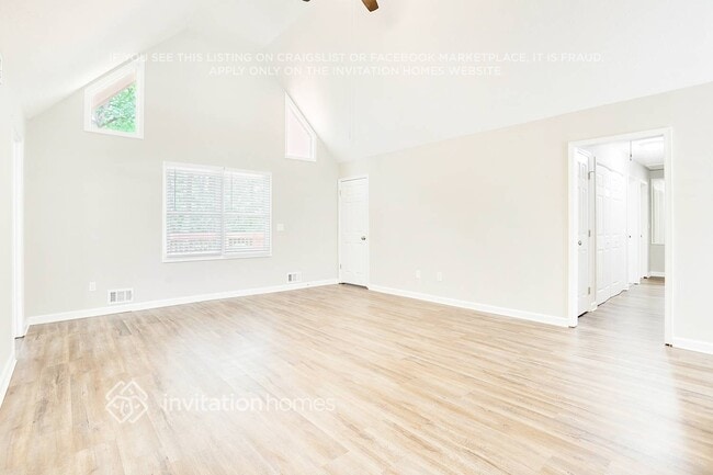 Foto del edificio - 3515 Rainbow Dr
