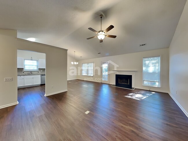 Building Photo - 7 Hazeltine Ct