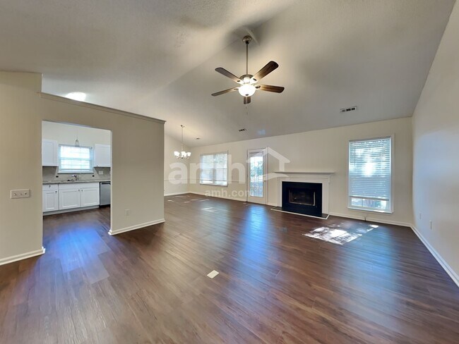 Foto del edificio - 7 Hazeltine Ct