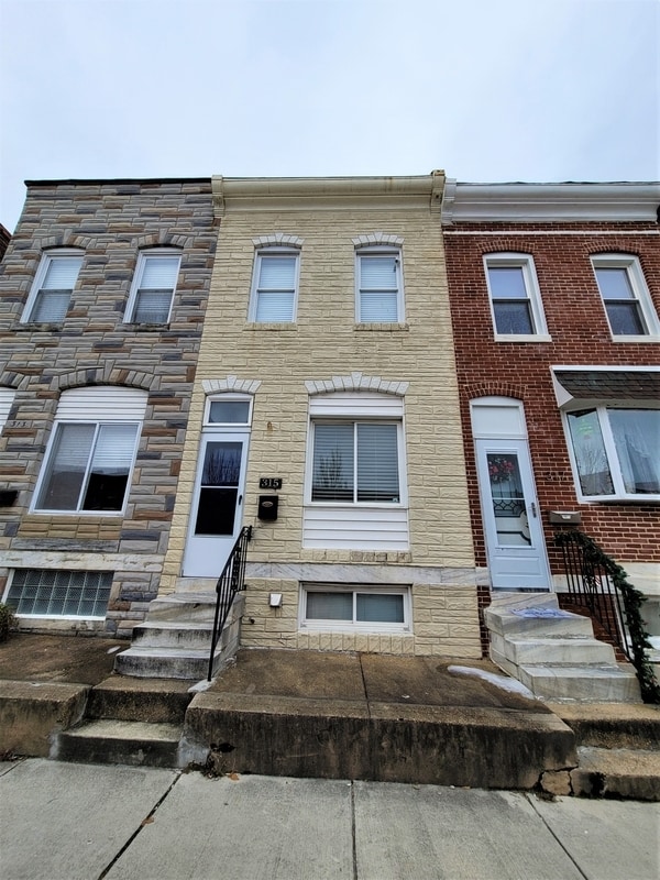 Primary Photo - 315 S Clinton St