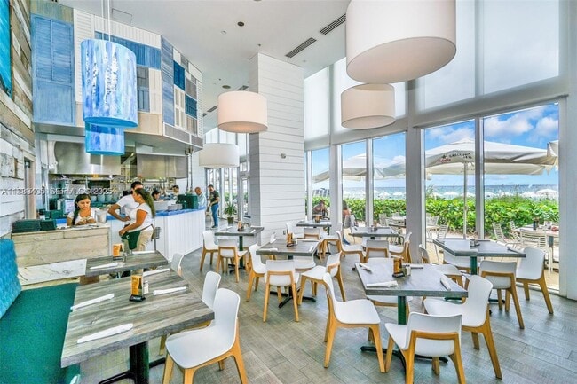 Building Photo - 16001 Collins Ave