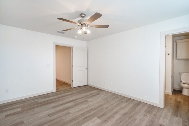 Foto del edificio - New Construction built in Elm Meadows!