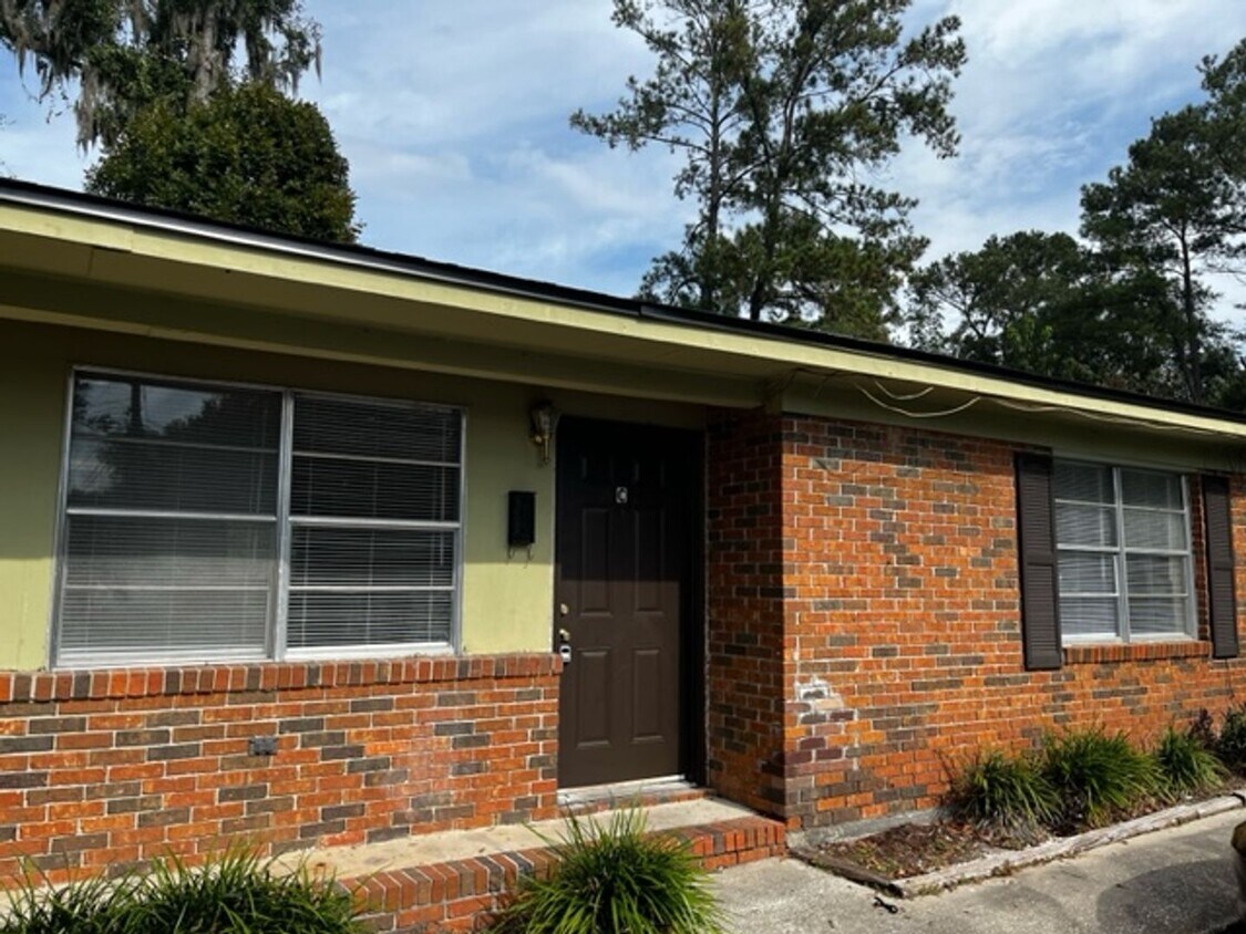 Primary Photo - Lankford Place - 2BD/1B Duplex