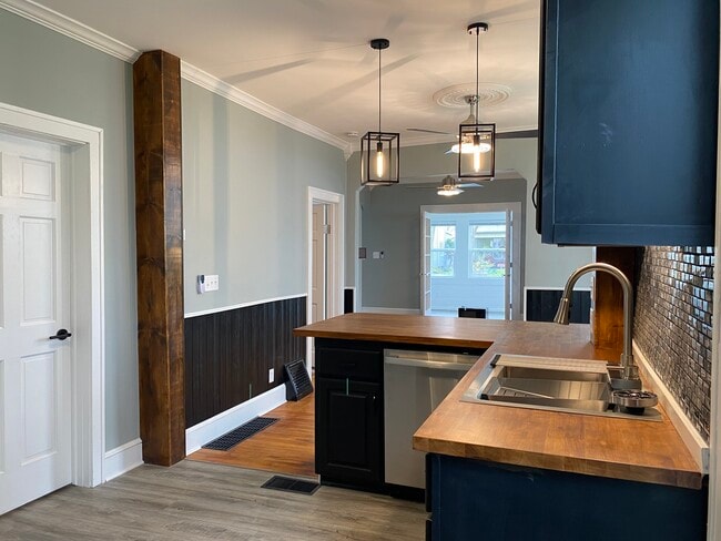 Foto del edificio - 37 Wyoming St E