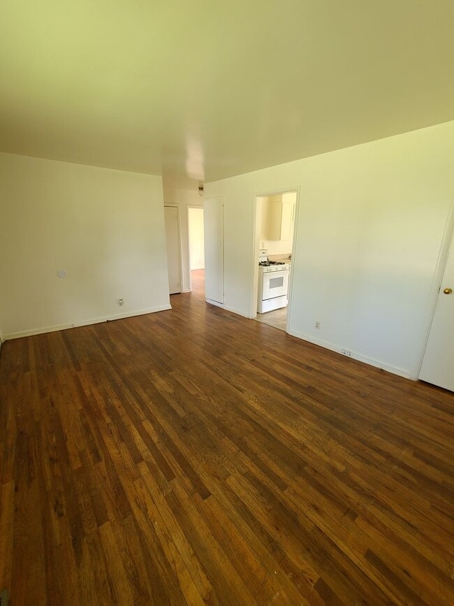 Building Photo - Pet Freindly Single Family 2 Bedroom