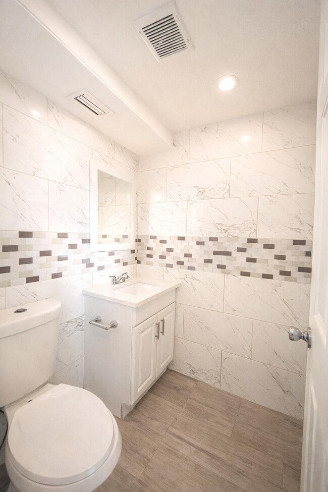 Building Photo - 299 Tuscany F