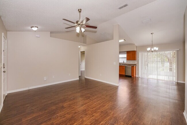 Foto del edificio - 14280 Rensselaer Rd